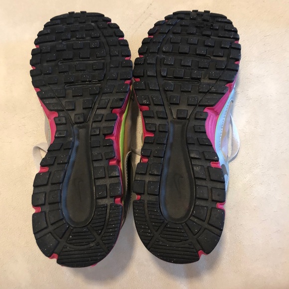 nike dual fusion st2